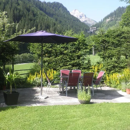Regina Guest house *